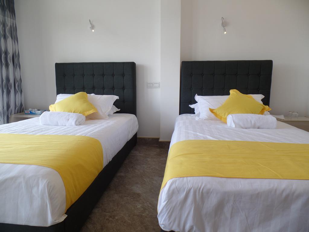 Kandyan Bluestar Villa Room photo