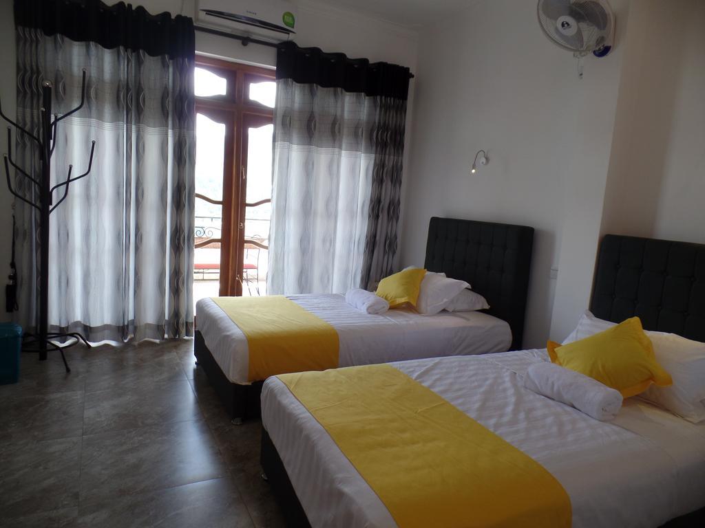 Kandyan Bluestar Villa Room photo